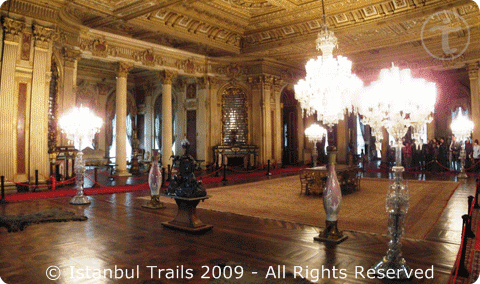 The Ambassador Hall of Dolmabahçe Palace in Istanbul, Turkey (Photo by Gryffindor)
